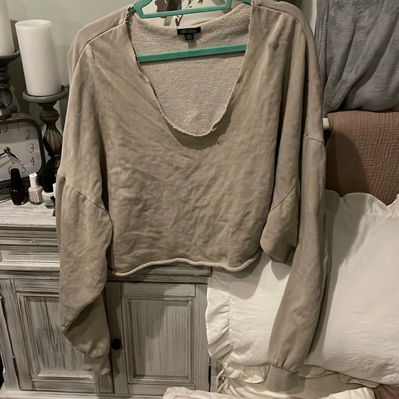 Wild Fable off shoulder sweatshirt size XXL in tan
